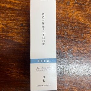 Rodan + Fields Redefine Pore Refining Toner
New and Sealed